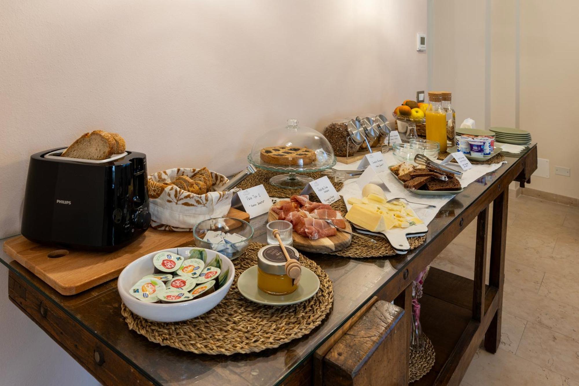 Palazzo Gessi Room And Breakfast Borghi Zewnętrze zdjęcie
