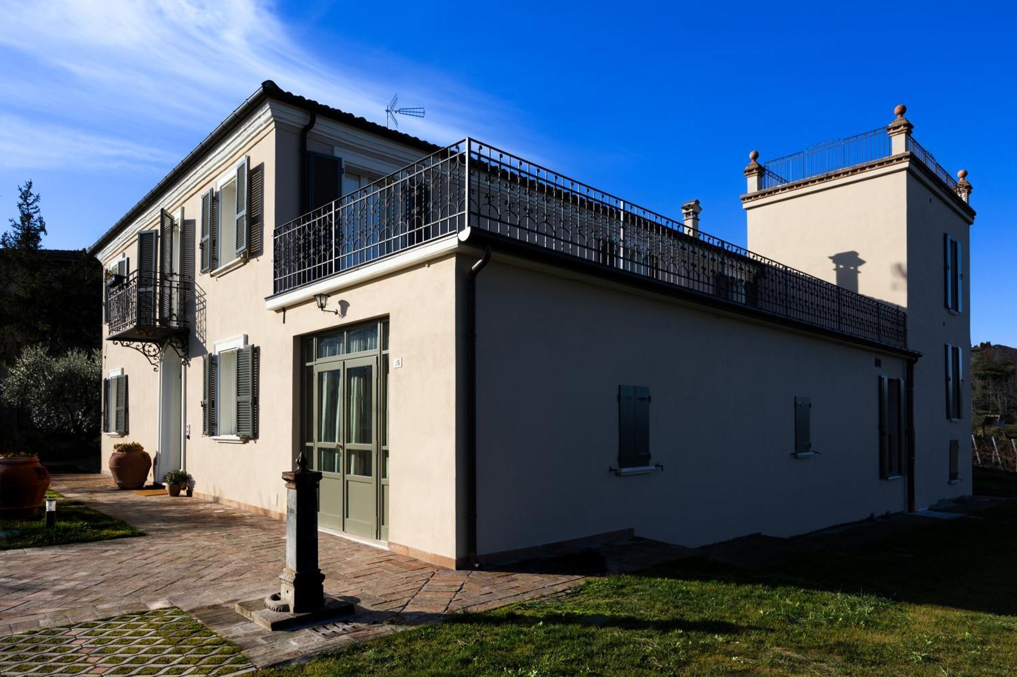 Palazzo Gessi Room And Breakfast Borghi Zewnętrze zdjęcie